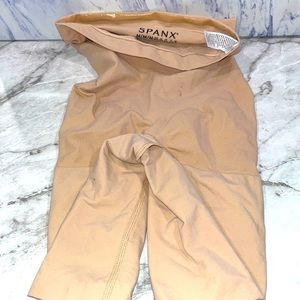 Spanx power series compression shorts M.      KKKK